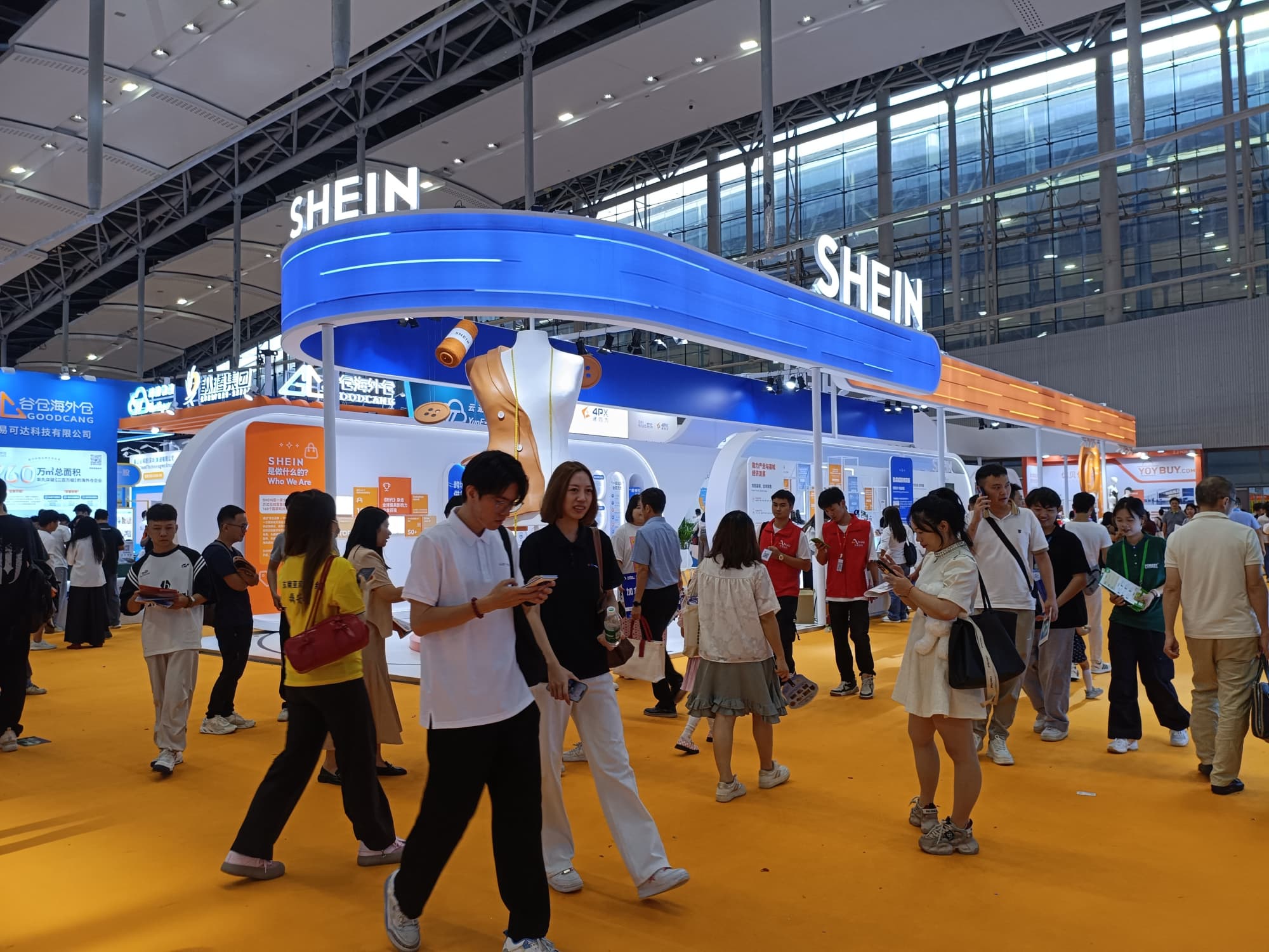 智慧物流展臺(tái)規(guī)劃：品牌視覺統(tǒng)一，強(qiáng)化專業(yè)形象辨識(shí)度