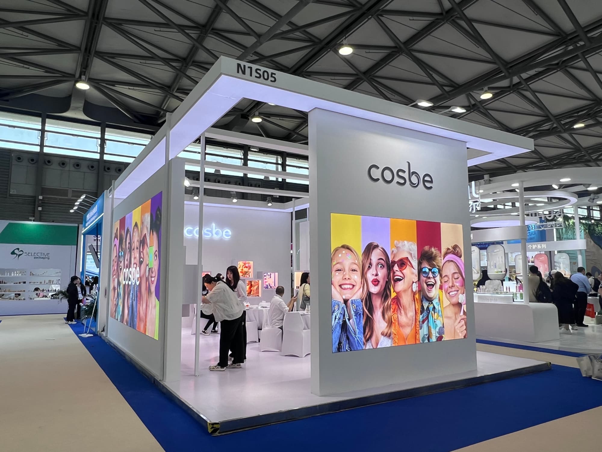 上海美博會展臺如何一眼體現(xiàn)品牌實力？專業(yè)設(shè)計思路