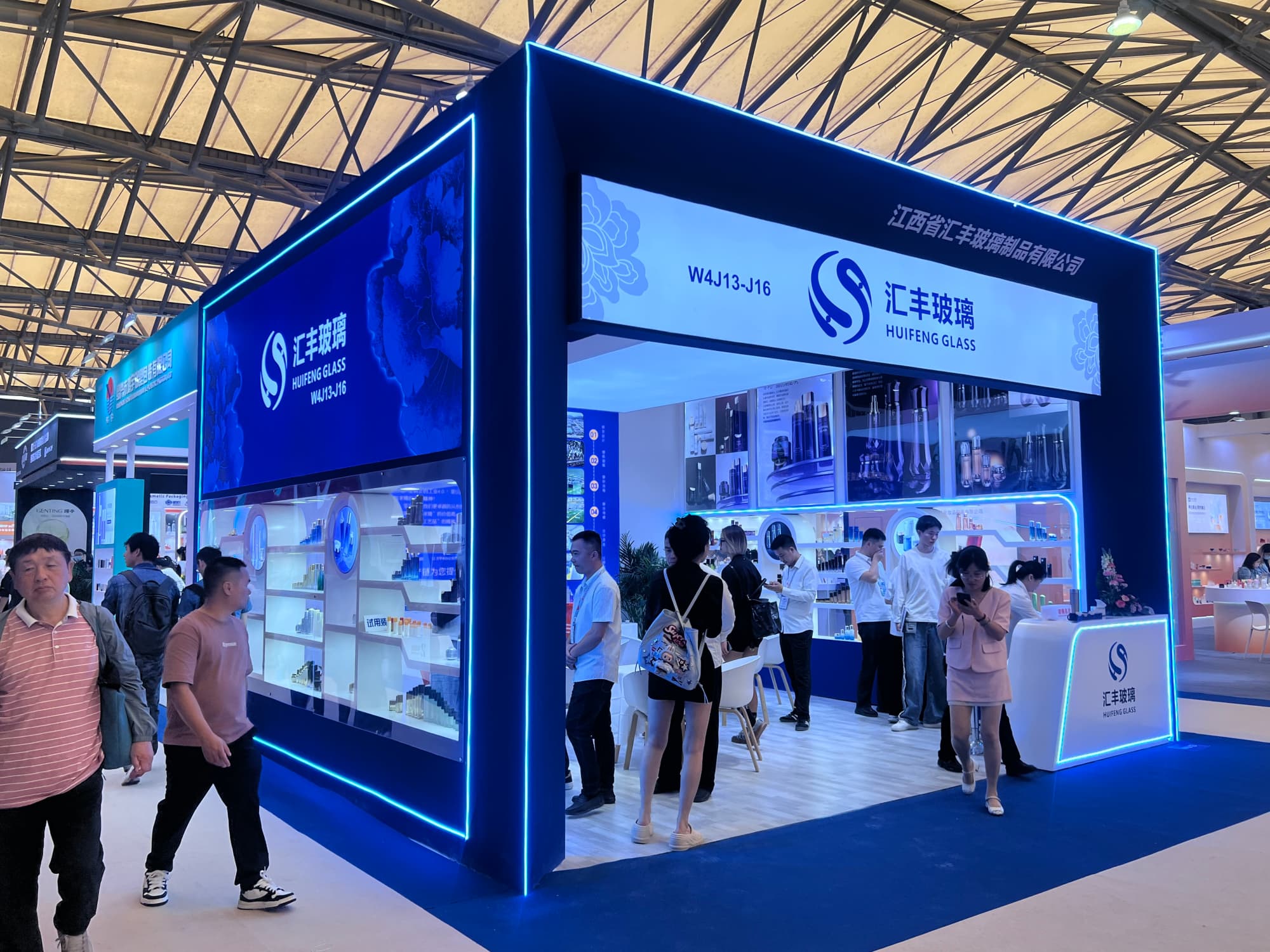 美妝賽道專項(xiàng)化！2026 廣州美博會(huì)展臺(tái)搭建服務(wù)商選擇標(biāo)準(zhǔn)