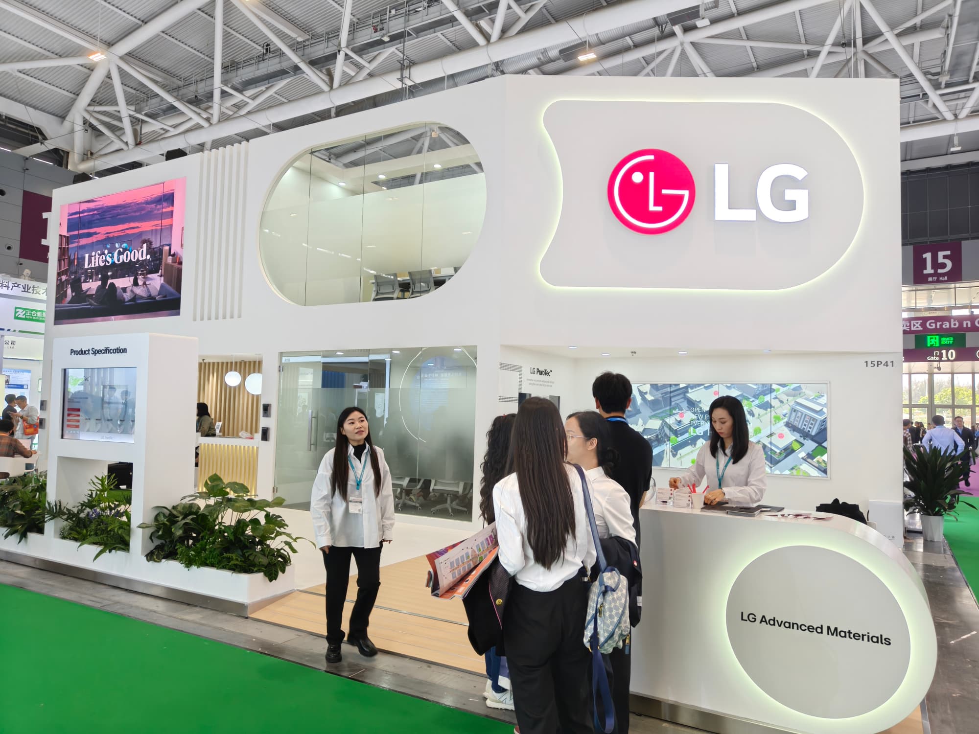 上海橡塑展雙層展臺搭建 承重與視野雙優(yōu)設(shè)計