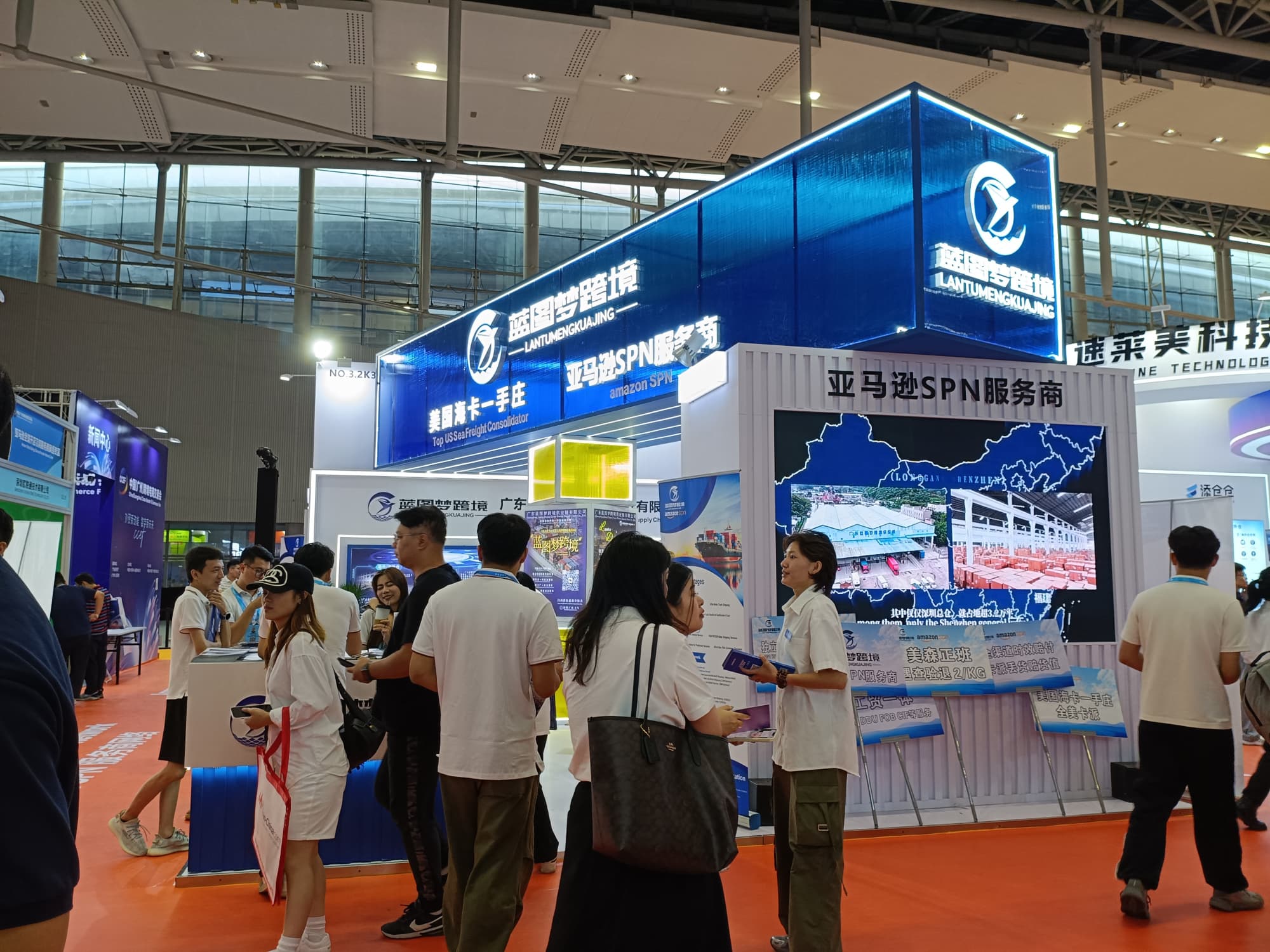 廣州物流展展位設(shè)計(jì)：突出核心技術(shù)，在同類(lèi)展位中脫穎而出