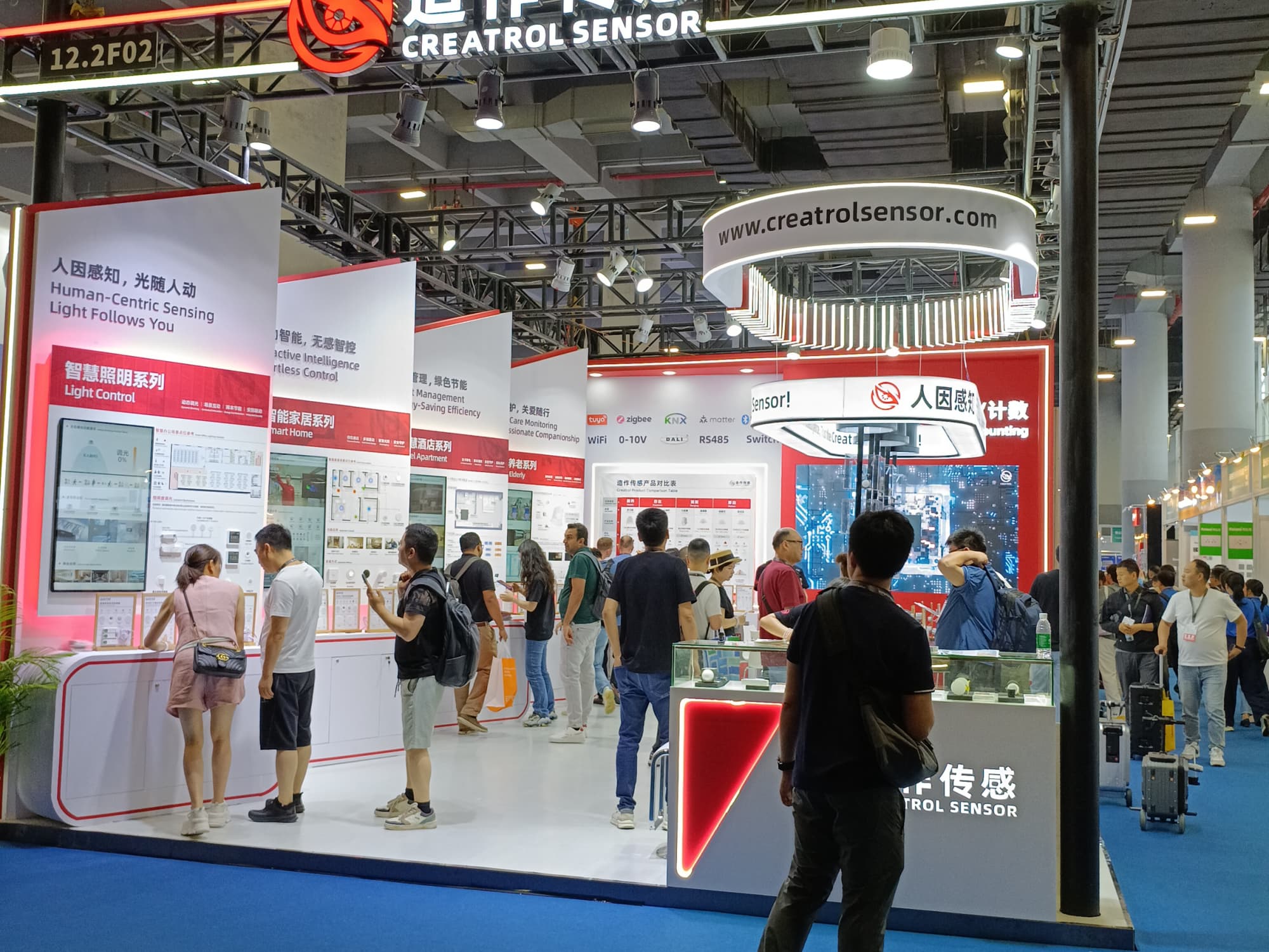 廣州光亞展展臺定制：空間高效利用，小展位也有大展示效果