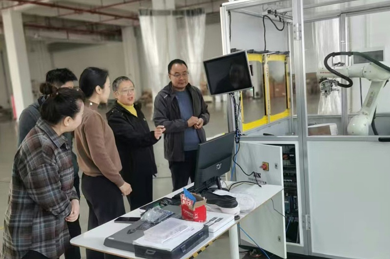 百華鞋業(yè)赴羅霸自動化系統(tǒng)(廣東)有限公司考察并正式簽訂合同