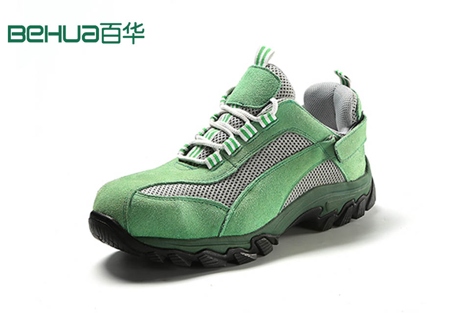 汽車制造業(yè)，通常都穿用哪些防護(hù)功能的勞保鞋呢？