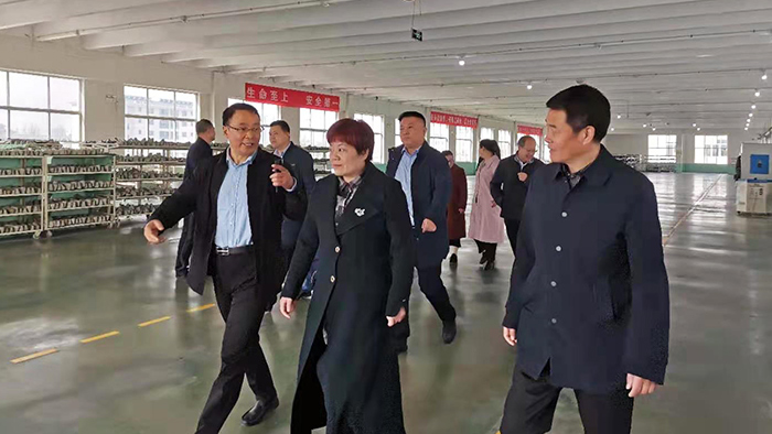 臨沂市總工會劉主席蒞臨山東百華鞋業進行參觀指導